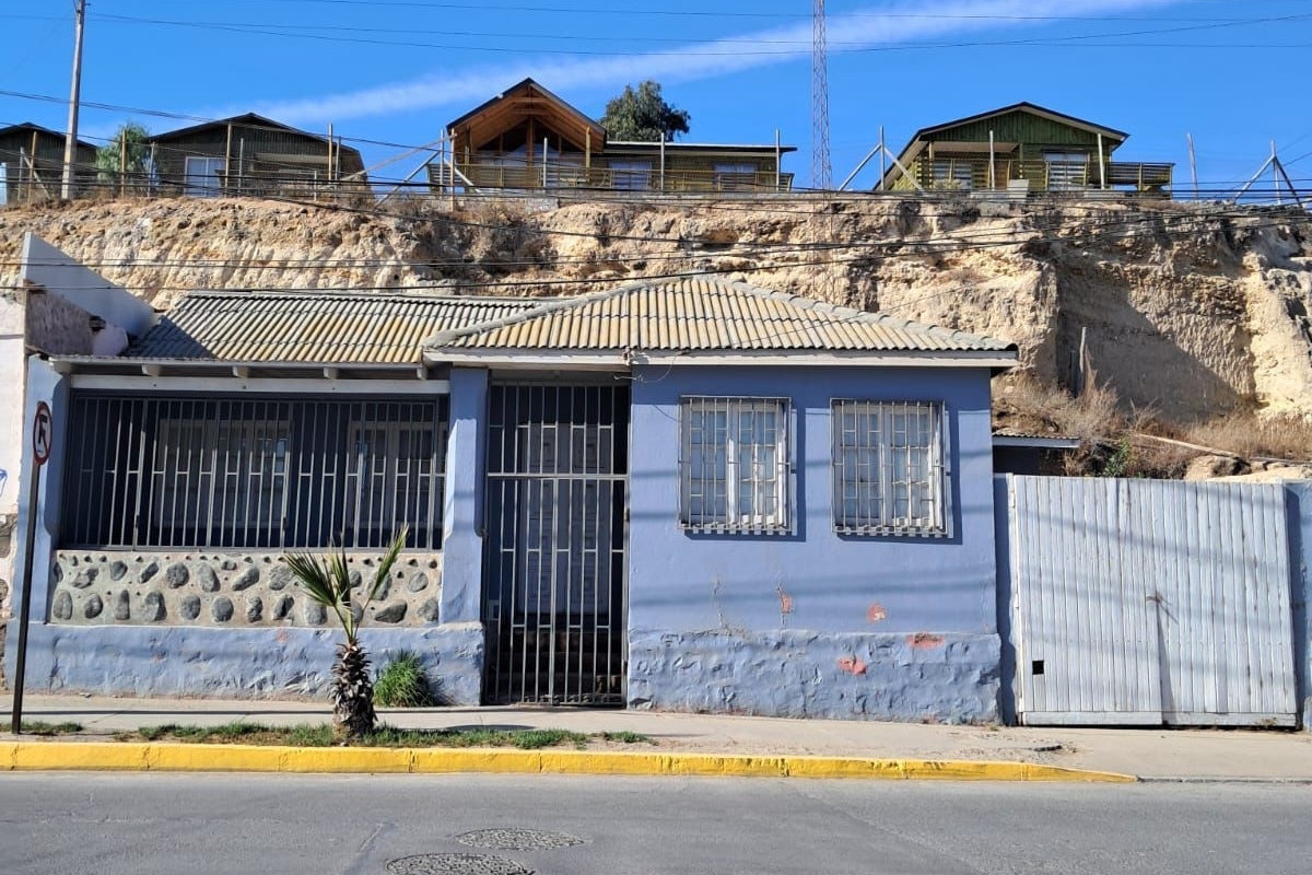 Casa excelente ubicación, pleno centro de Tongoy